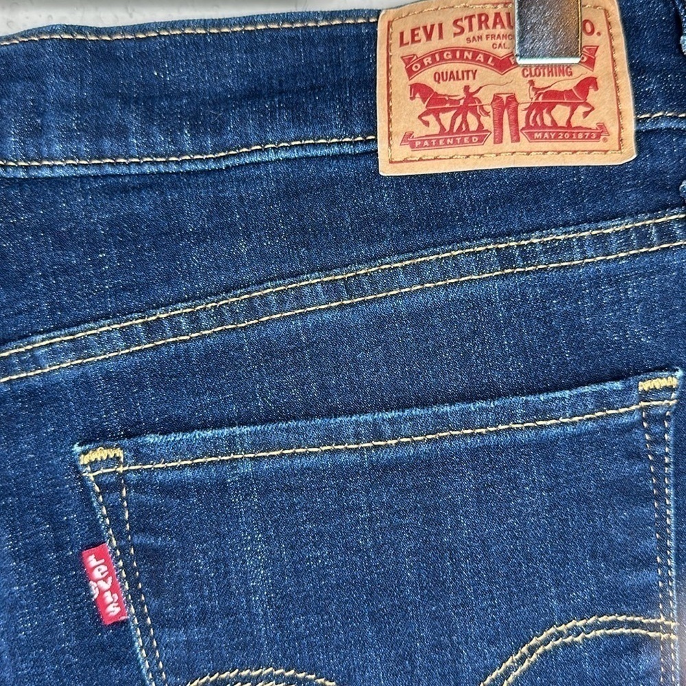 Levi's 311 Shaping Skinny Mid Rise Jeans Women's Size 29 Dark Wash Distressed - Picture 11 of 16